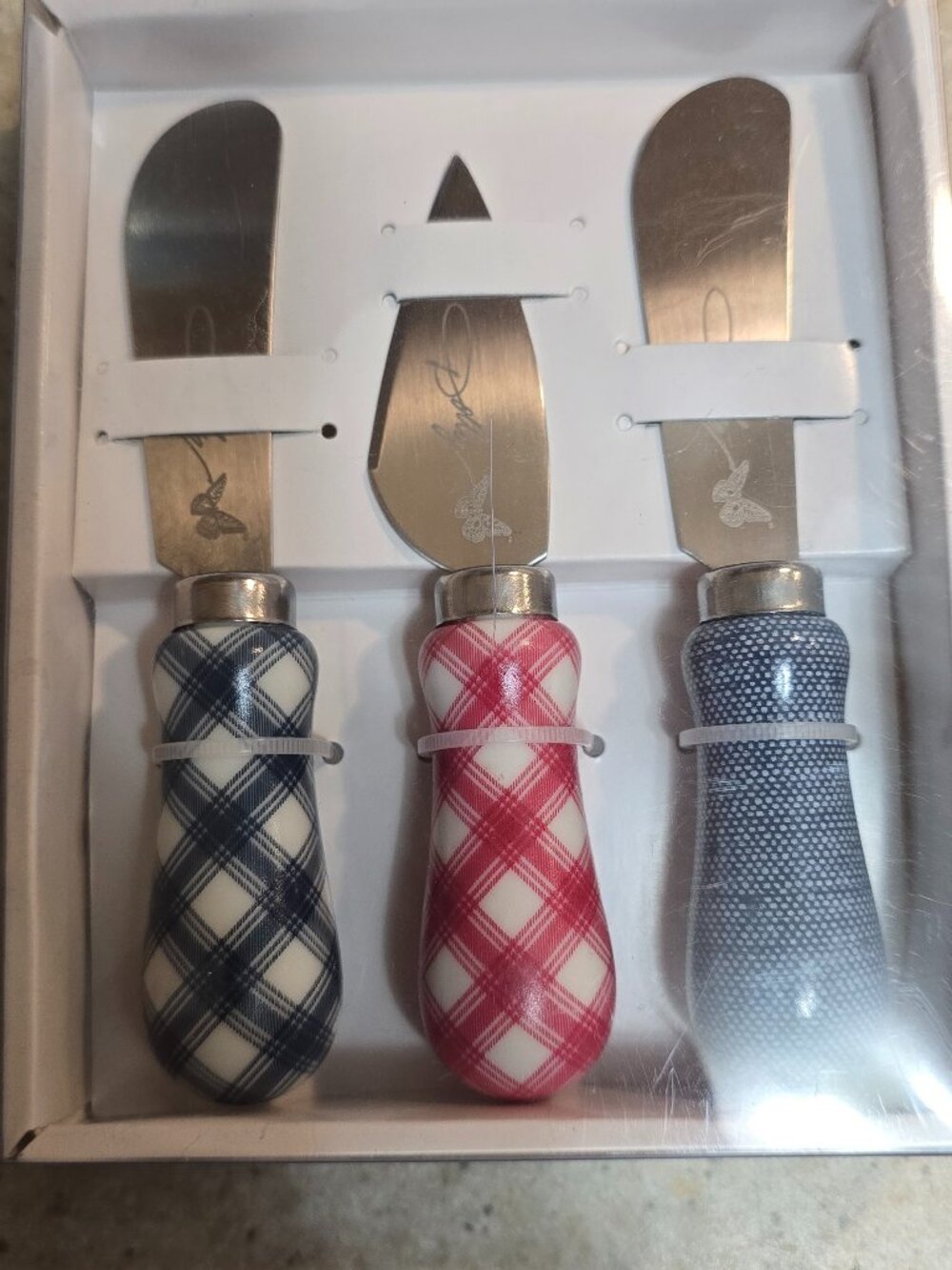 Dolly Parton Set of 3 Cheese Spreaders – New in Package